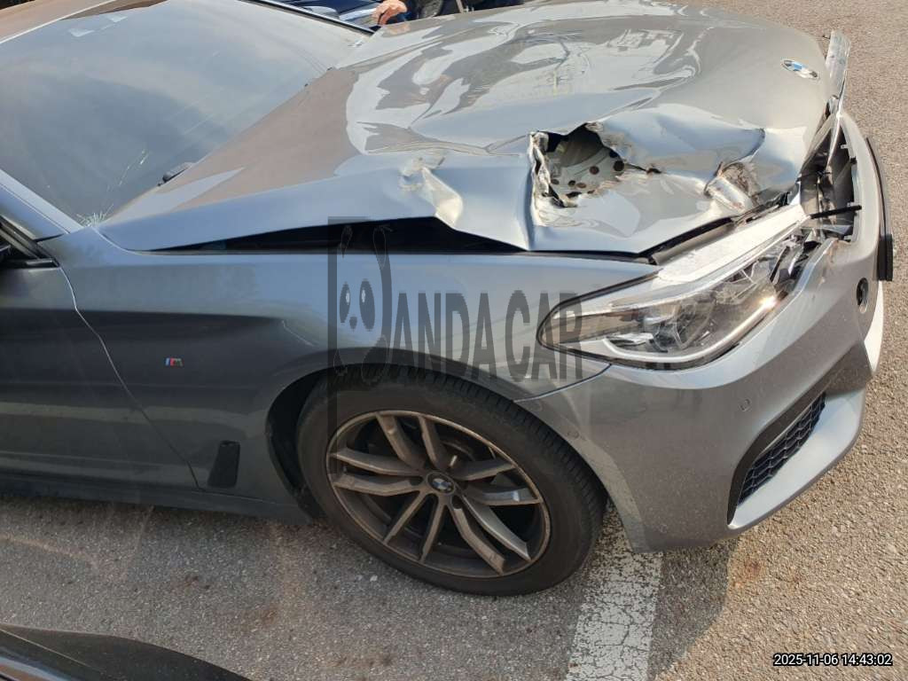 2017 BMW 520d, photograph 2