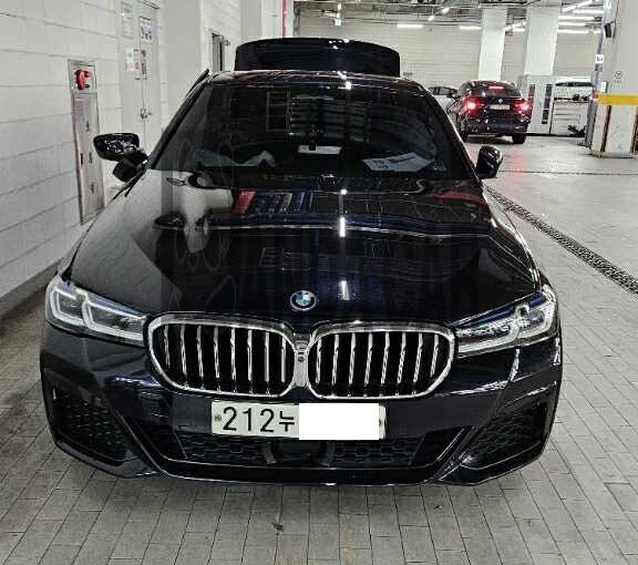 2022 BMW 530e, photograph 1