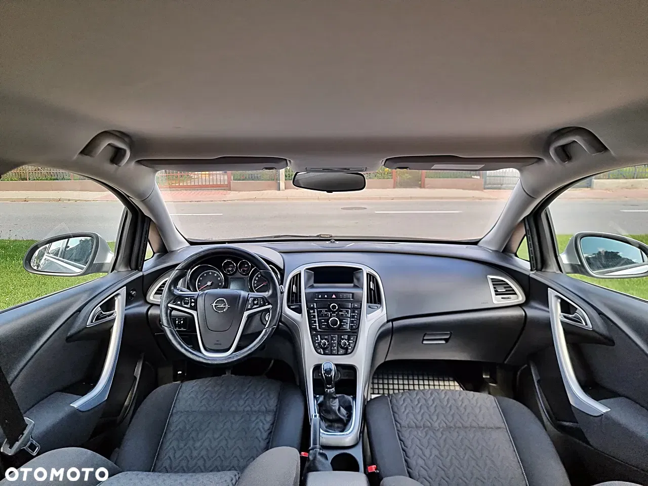 2013 Opel Astra 1.6 Active, photograph 12
