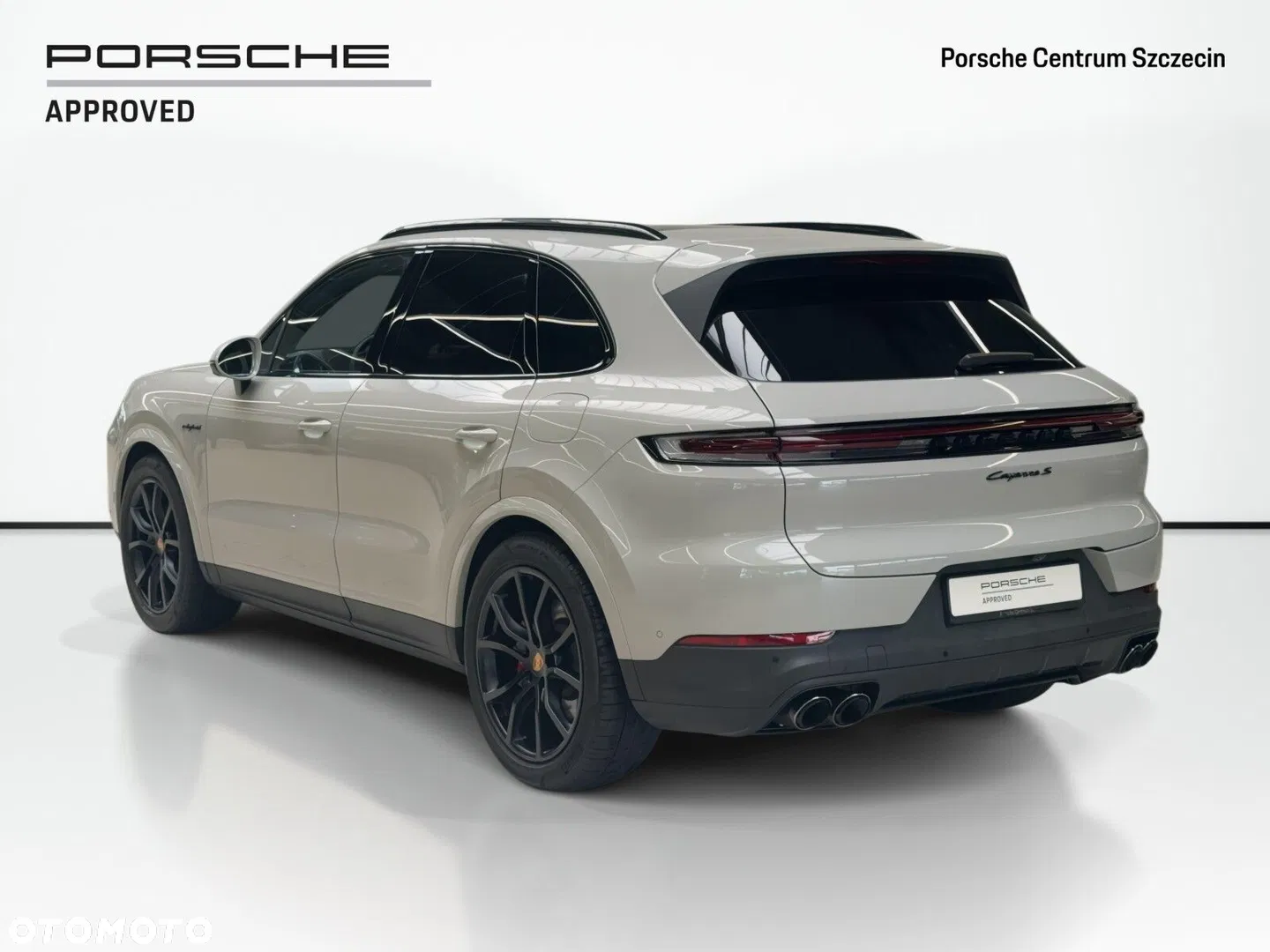 2024 Porsche Cayenne, photograph 3