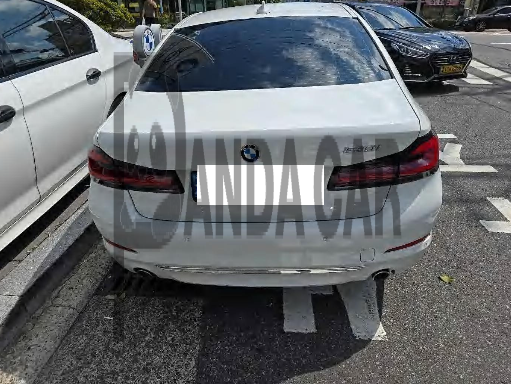 2018 BMW 520i, photograph 2