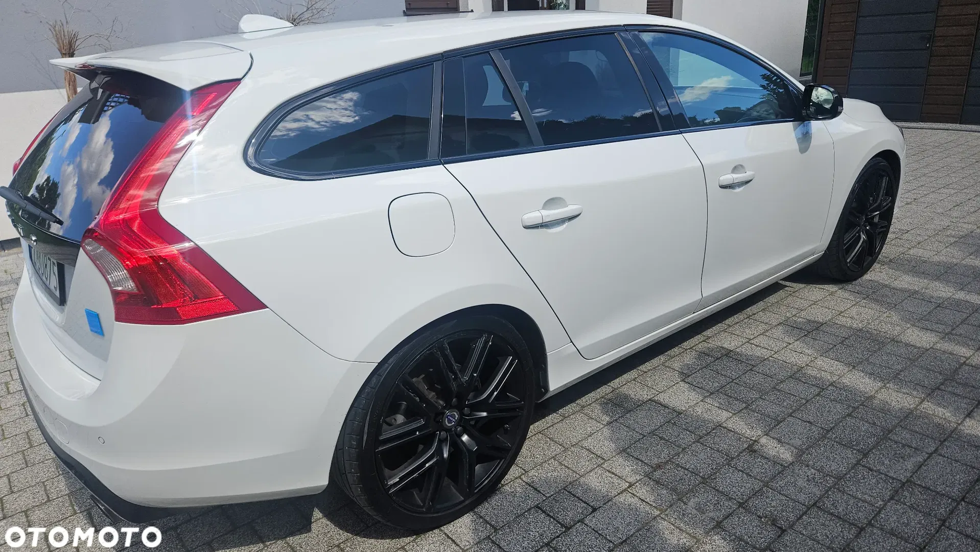 2016 Volvo V60, photograph 4