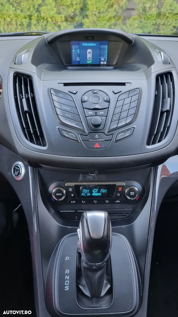 2014 Ford Kuga, photograph 5