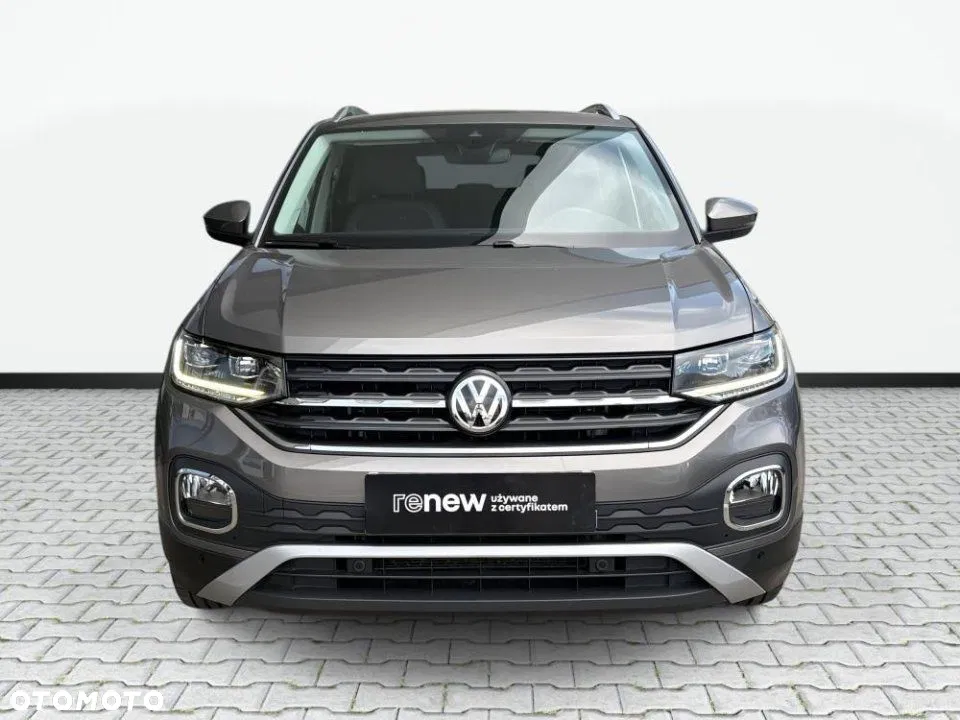 2019 Volkswagen T-Cross, photograph 2