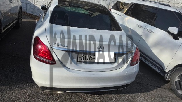 2018 Mercedes-Benz C350 e, photograph 2