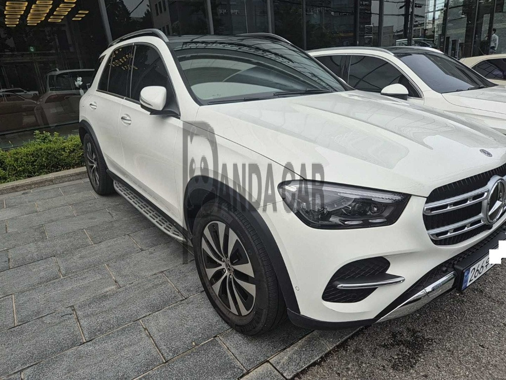 2026 Mercedes-Benz GLE 350 4MATIC, photograph 7