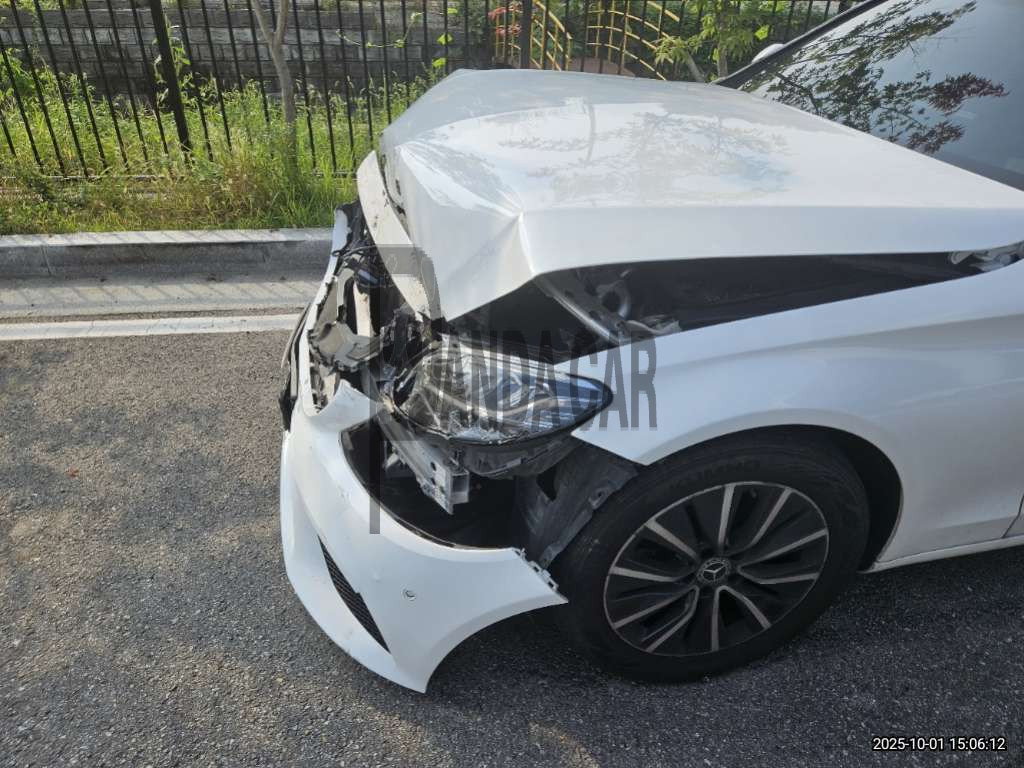 2019 Mercedes-Benz Benz C 200, photograph 4
