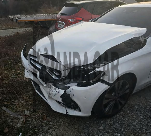 2018 Mercedes-Benz C200, photograph 2