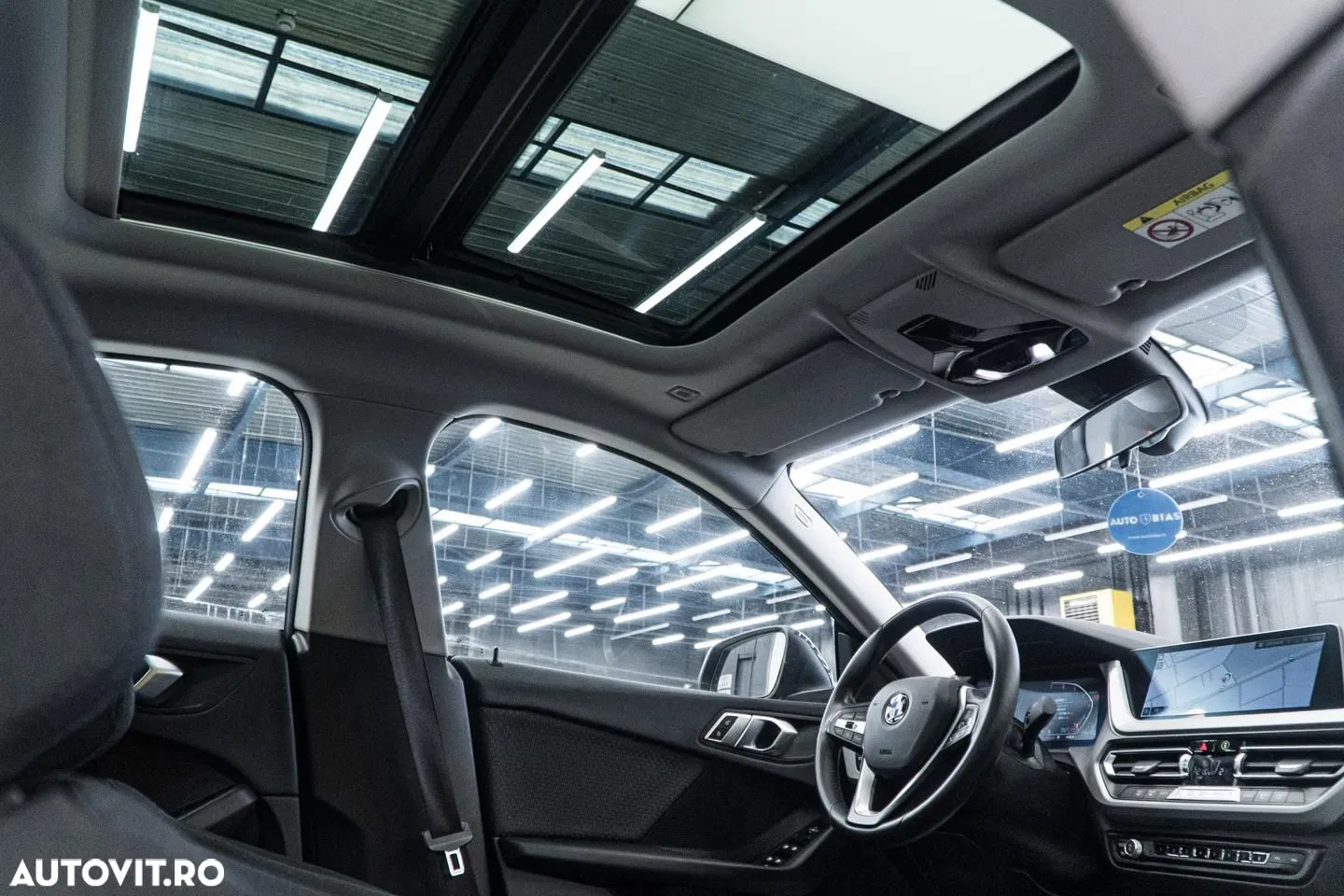 2021 BMW Seria 2, photograph 4