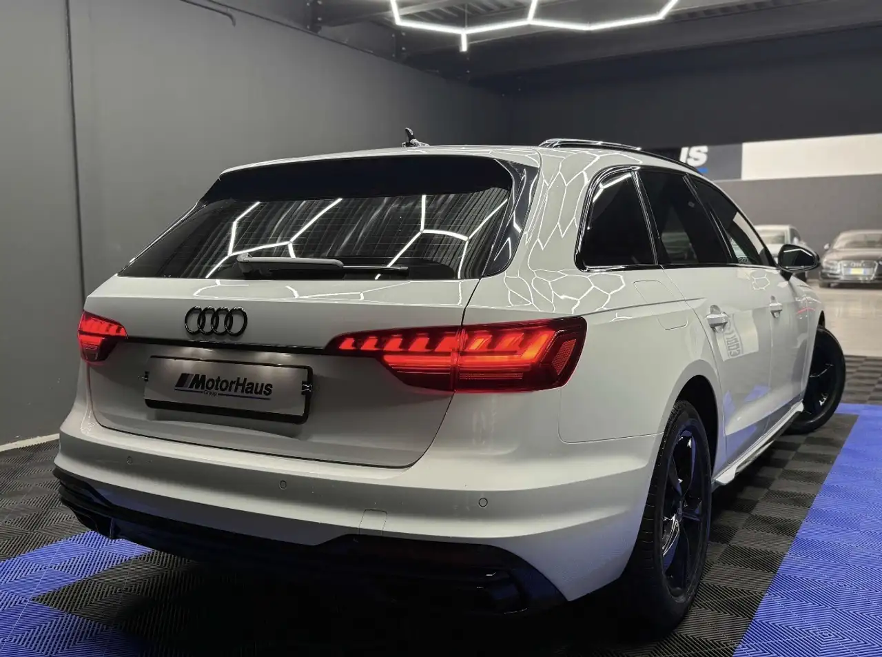 2024 Audi A4 35 2.0 tdi mhev Business Advanced 163cv s-tronic, photograph 6