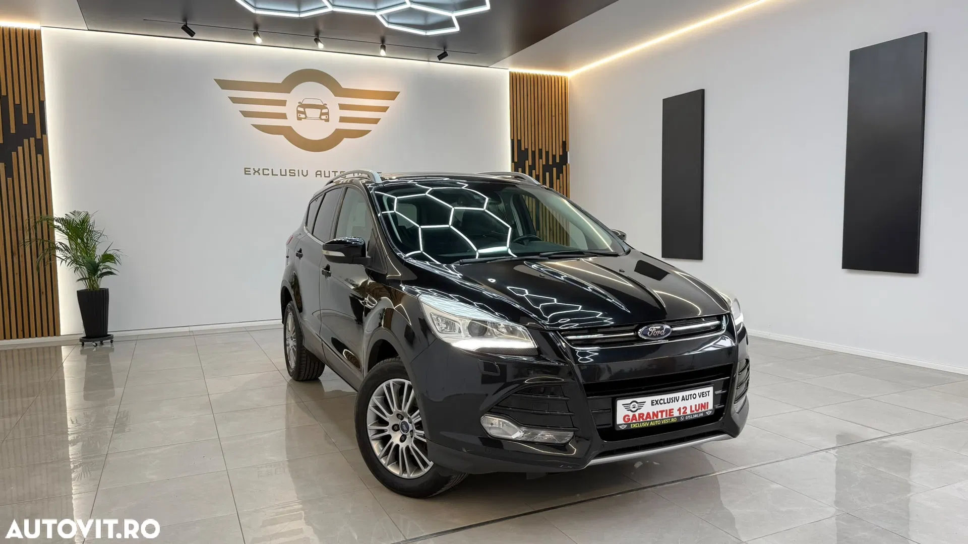 2013 Ford Kuga, photograph 1