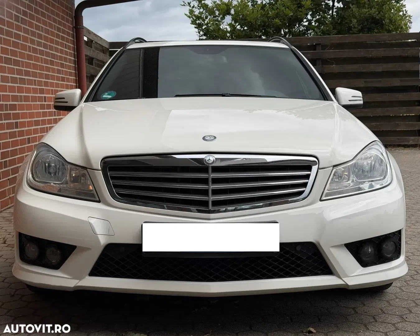 2013 Mercedes-Benz C, photograph 10