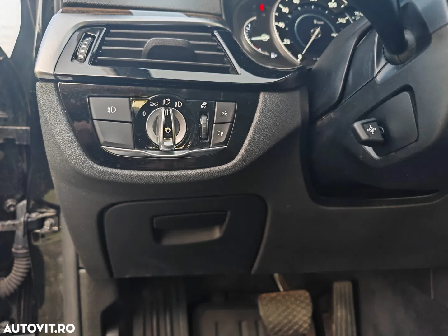 2018 BMW Seria 5, photograph 11