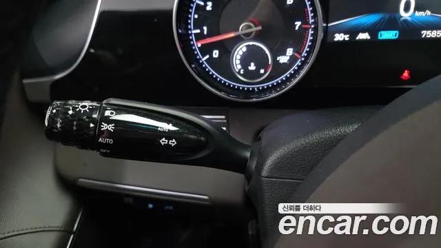 Hyundai Grandeur 2.5 — photo 1 of 31