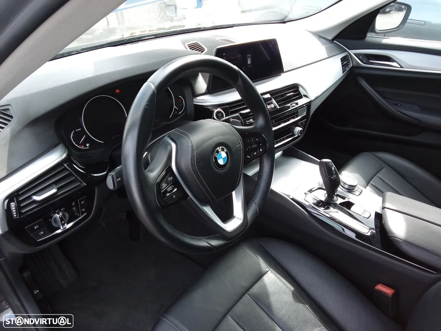 2020 BMW Série 5 d Pack M Auto, photograph 12