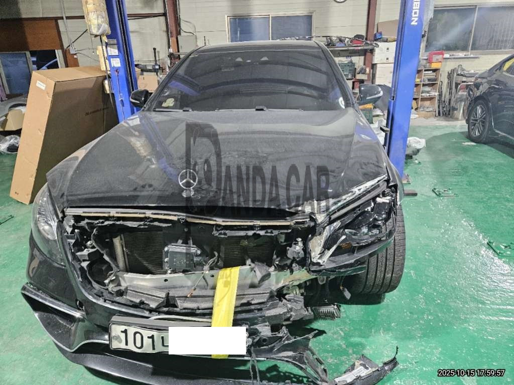 2020 Mercedes-Benz MercedesAMG S63 4MATIC + L, photograph 1