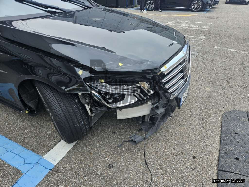 2020 Mercedes-Benz S450 4MATIC L, photograph 2