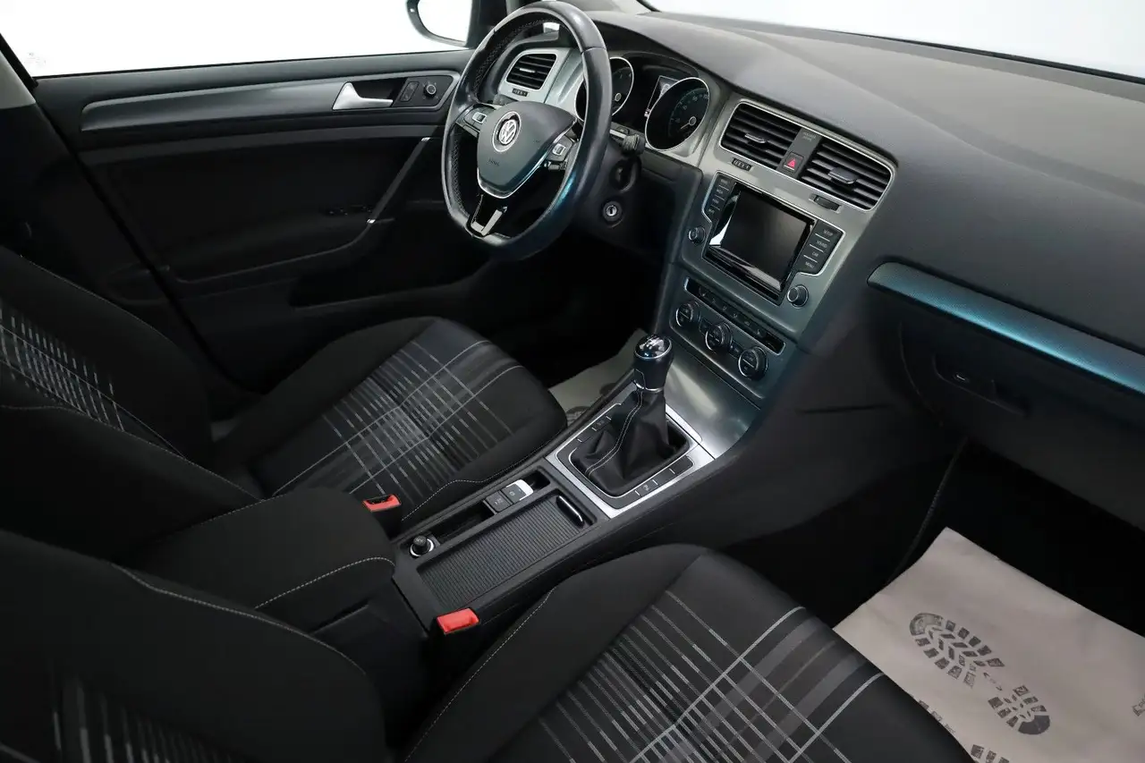 2015 Volkswagen Golf VII Lim. Lounge SH,PDC,SR+WR, photograph 3
