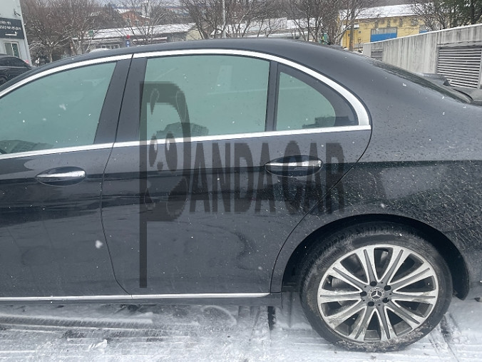 2018 Mercedes-Benz E400 4Matic, photograph 2