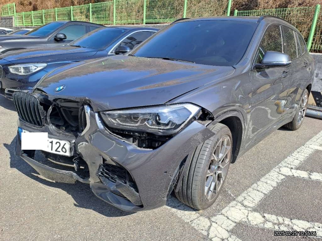 2022 BMW X1 xDrive20i, photograph 4