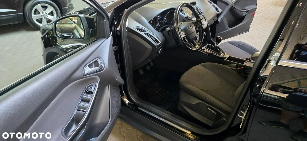 2016 Ford Focus, photograph 12