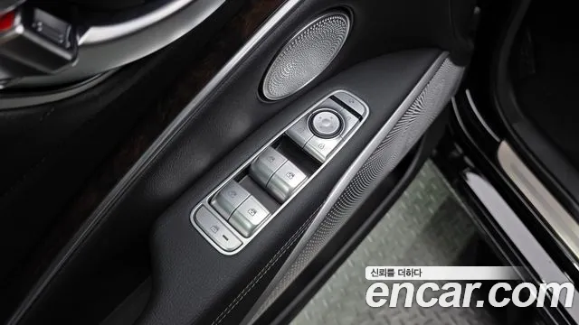 Kia K9 3.3 GDI AWD — photo 1 of 32