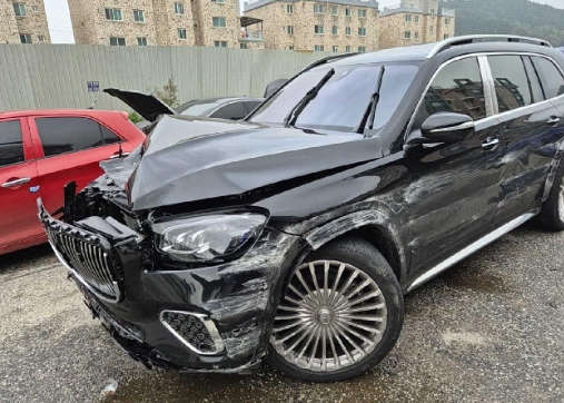 2024 Mercedes-Maybach GLS 600, photograph 1