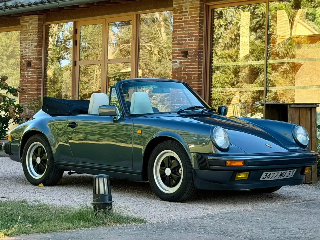 1988 Porsche 911 911 Cabriolet Carrera, photograph 1