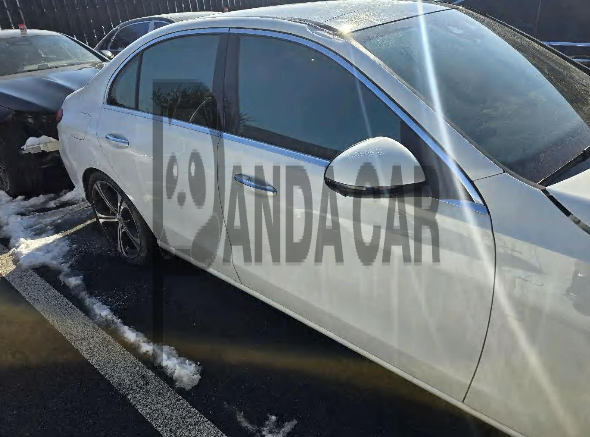 2024 Mercedes-Benz C 300 4MATIC, photograph 5