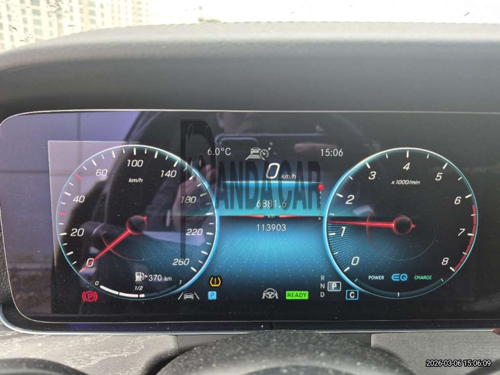 2022 Mercedes-Benz E350 4MATIC, photograph 4