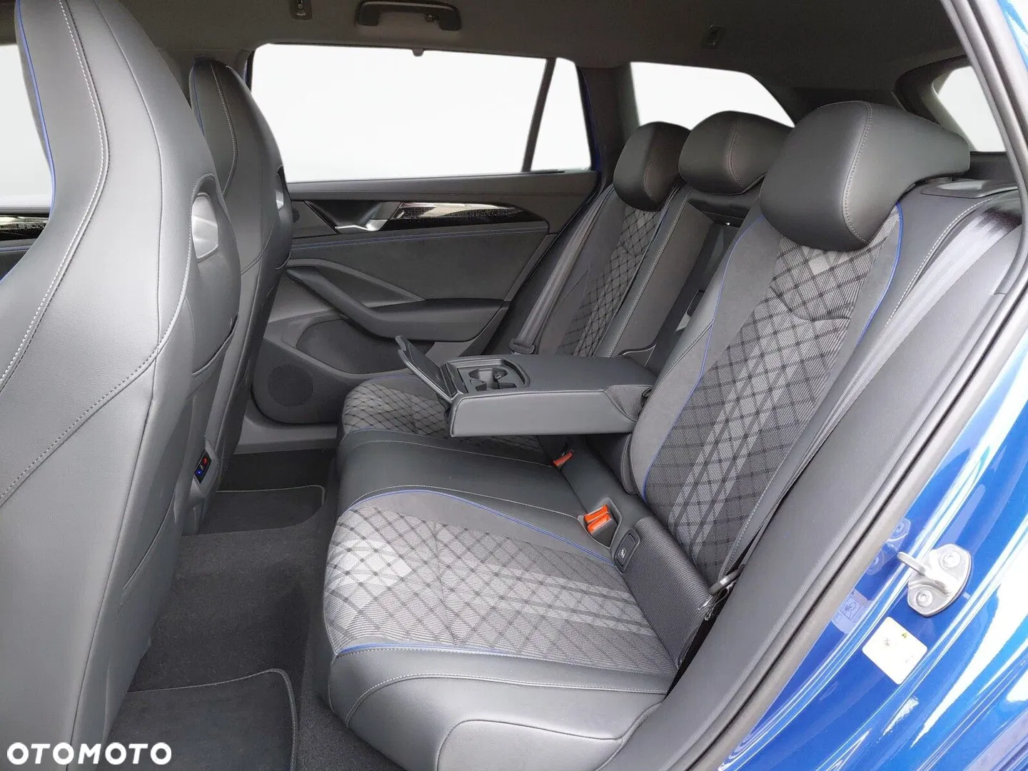 2025 Volkswagen Passat 2.0 TDI SCR Style DSG, photograph 12