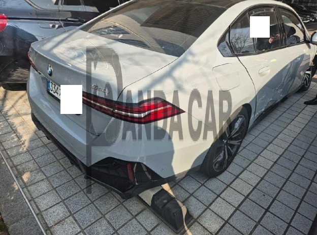2025 BMW 530i xDrive, photograph 3