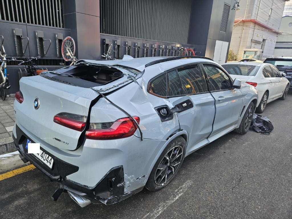 2024 BMW X4 xDrive20i, photograph 5