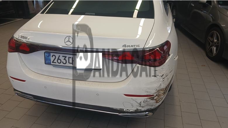 2026 Mercedes-Benz E 350 e 4MATIC, photograph 2