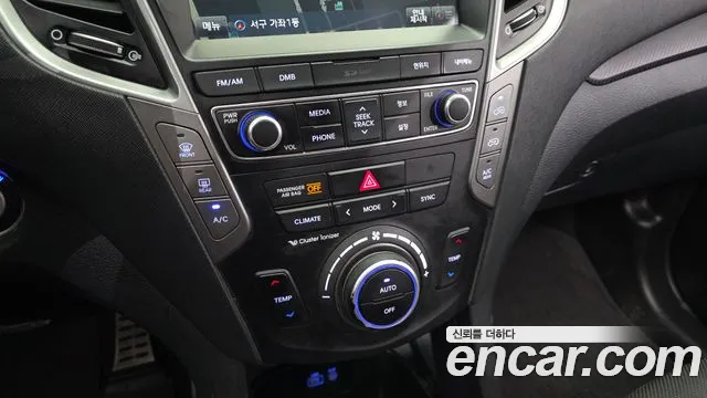 2016 Hyundai Santafe Diesel 2.0 2WD, photograph 4