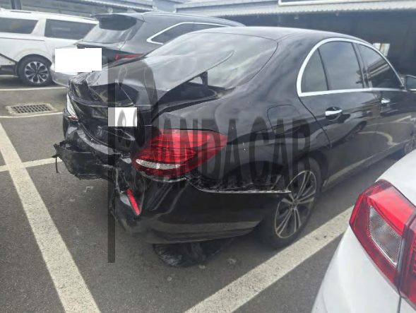 2020 Mercedes-Benz E220 d, photograph 4