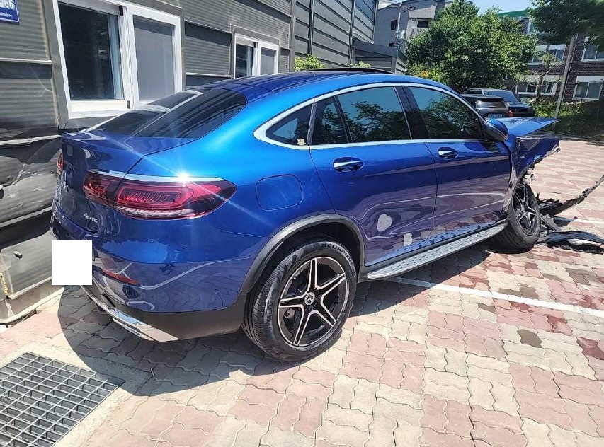 2023 Mercedes-Benz GLC 300 4MATIC COUPE, photograph 5