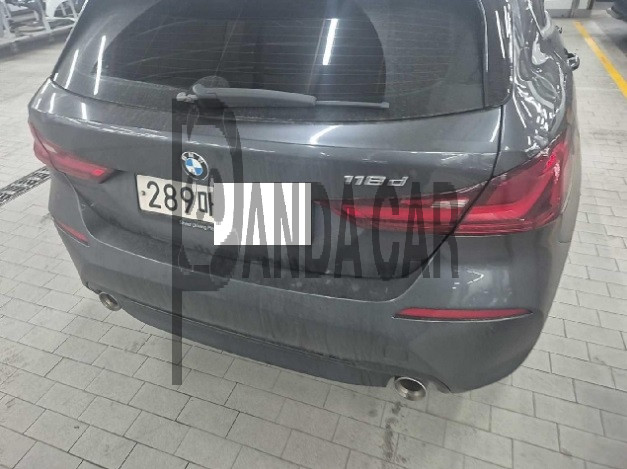 2021 BMW 118d, photograph 3