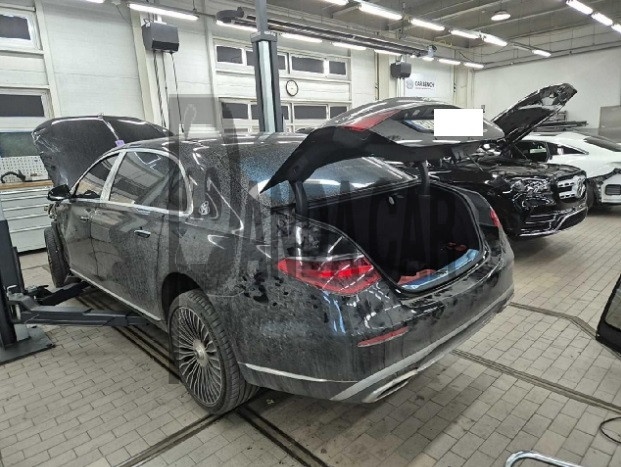 2023 Mercedes-Benz MercedesMaybach S680 4MATIC, photograph 3