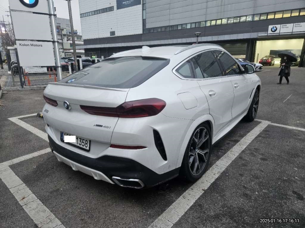2021 BMW X6 xDrive40i, photograph 4