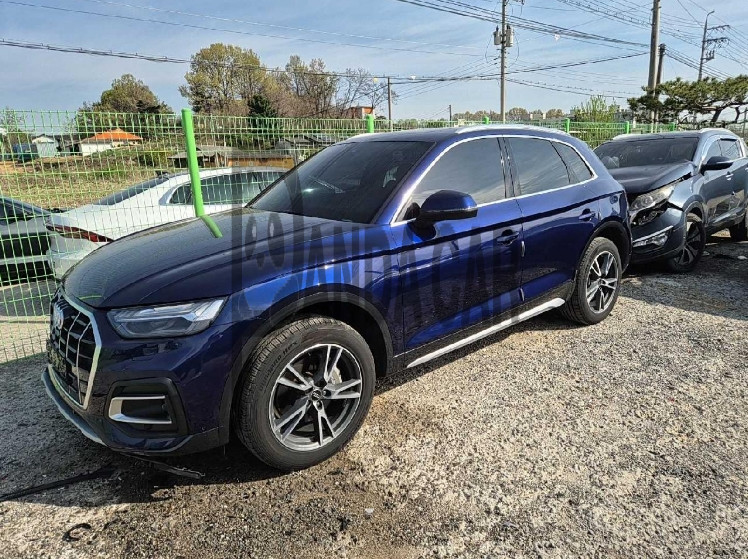 2022 Audi Q5 40 TDI quattro, photograph 4