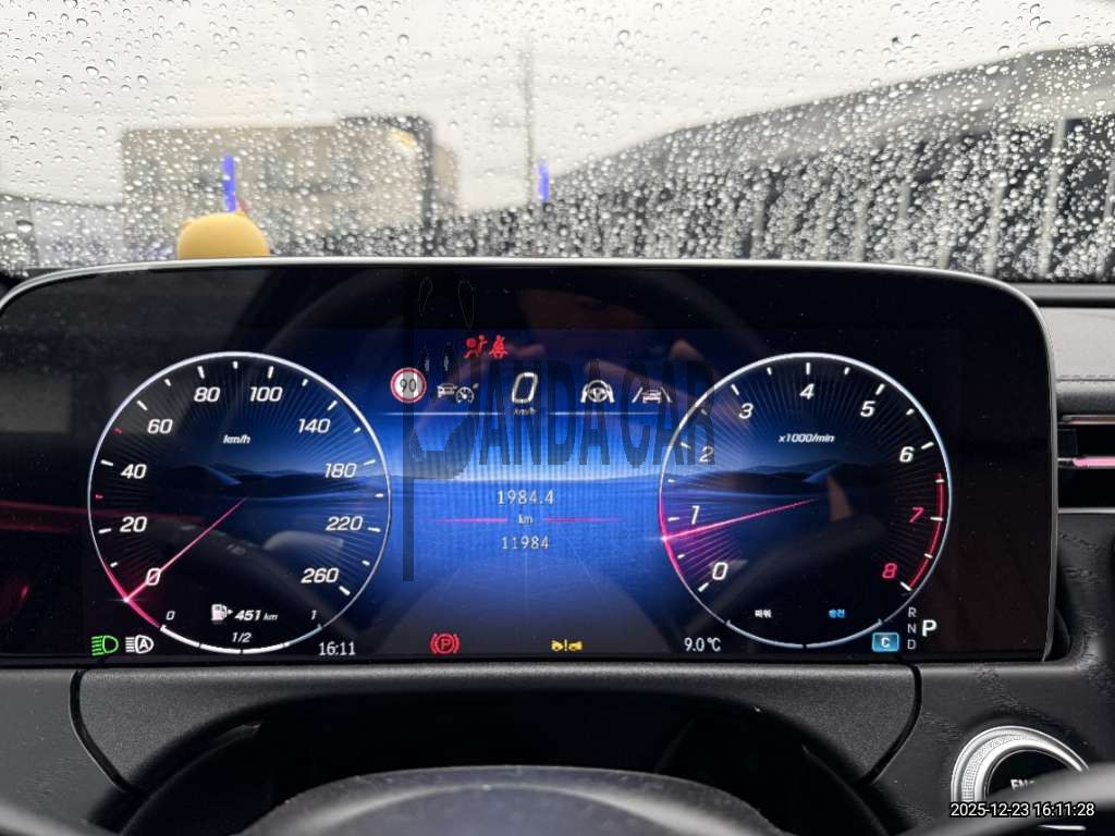 2024 Mercedes-Benz E 200, photograph 3