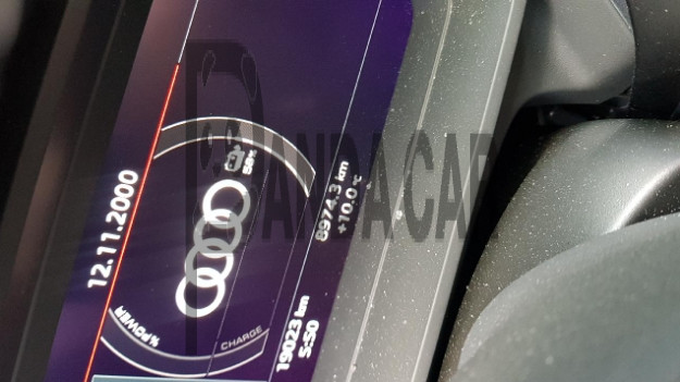 2025 Audi Q4 Sportback 45 etron, photograph 3