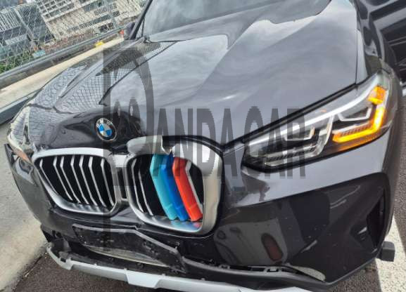 2022 BMW X3 xDrive20i, photograph 2