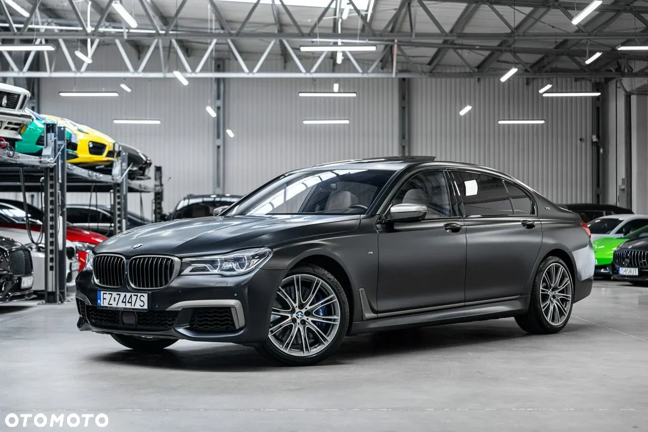 2018 BMW Seria 7 M760Li xDrive, photograph 1