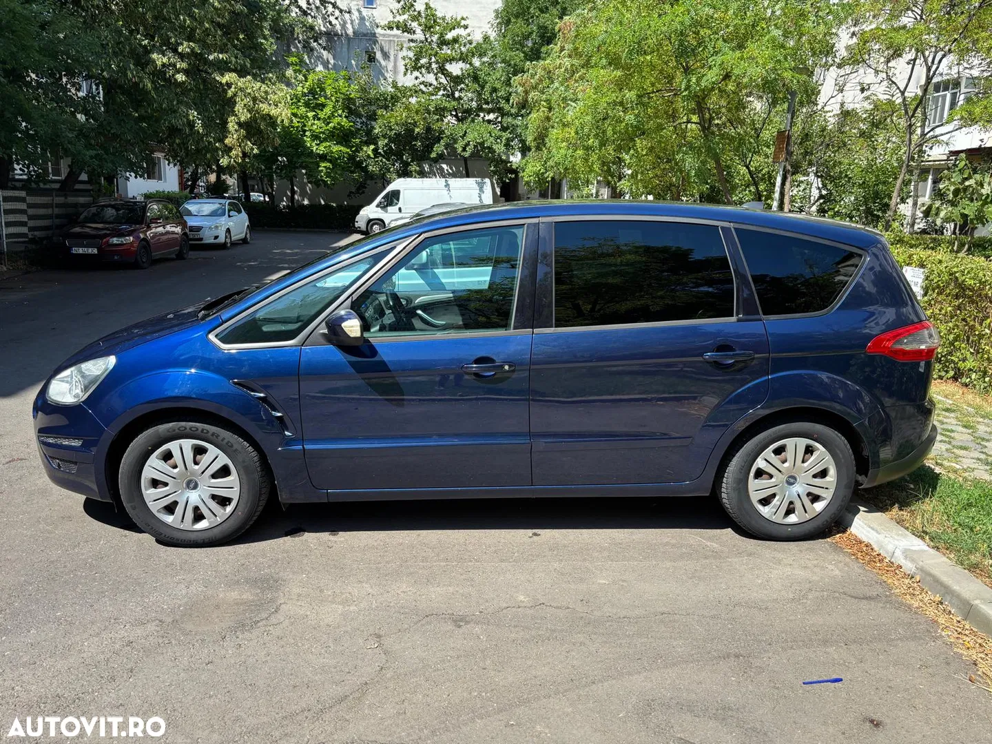 2010 Ford S-Max 2.0 TDCi DPF Ambiente, photograph 6