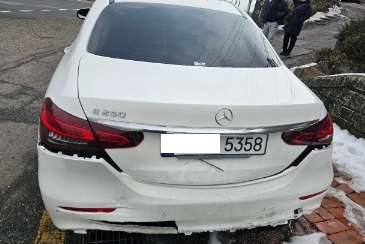 2023 Mercedes-Benz E250, photograph 1
