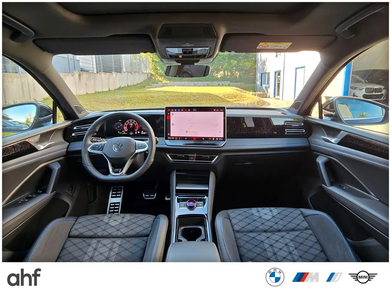2025 Volkswagen Tiguan 1.5eTSI R-Line PANO AHK ACC IQ H&K HUD 20, photograph 8