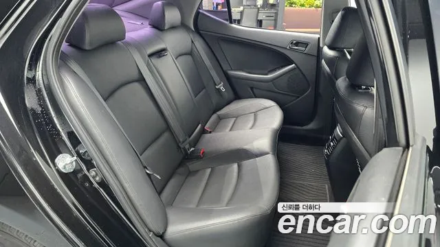 Kia K5 Luxury — photo 1 of 29