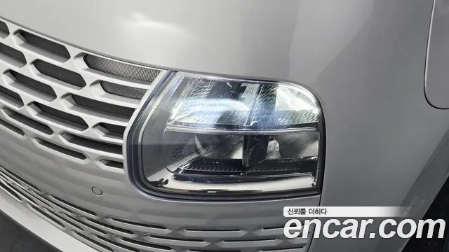 2021 Hyundai Staria Tourer 11-Seater, photograph 3